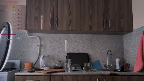 Snapshot of alice__grace_ chatting on February 11, 1:20 pm your Alice online show from February 11, 1:20 pm