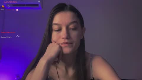 Snapshot of alice__grace_ chatting on February 19, 4:00 pm your Alice online show from February 19, 4:00 pm