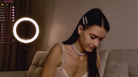 Snapshot of alice__grace_ chatting on October 9, 8:29 pm your Alice online show from October 9, 8:29 pm