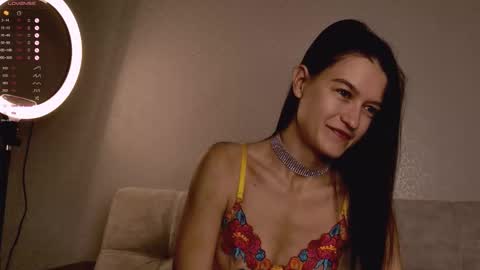 Snapshot of alice__grace_ chatting on October 18, 7:14 pm your Alice online show from October 18, 7:14 pm