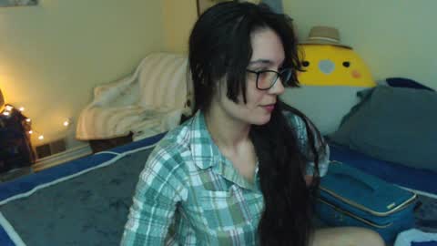 Snapshot of alice_asks chatting on January 25, 3:09 am Alice Asks online show from January 25, 3:09 am