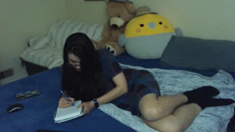 Snapshot of alice_asks chatting on February 13, 4:43 am Alice Asks online show from February 13, 4:43 am