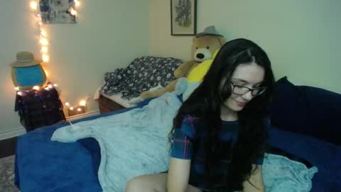 Snapshot of alice_asks chatting on September 13, 4:56 am Alice Asks online show from September 13, 4:56 am