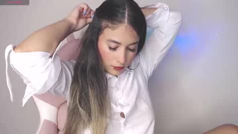 alice_cespedes online show from October 26, 6:25 pm