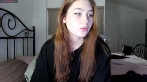 Snapshot of alice_clark13 chatting on March 25, 10:16 pm Alis online show from March 25, 10:16 pm