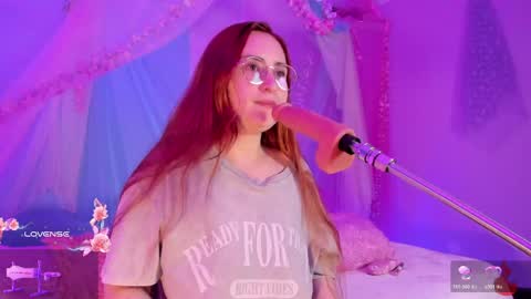 Snapshot of alice_cute77 chatting on May 12, 5:04 am Mey online show from May 12, 5:04 am