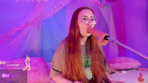 Snapshot of alice_cute77 chatting on May 14, 1:45 am Mey online show from May 14, 1:45 am