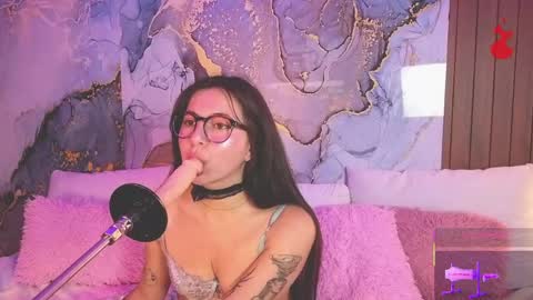 Snapshot of alice_cute77 chatting on May 17, 5:09 pm Mey online show from May 17, 5:09 pm
