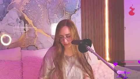 Snapshot of alice_cute77 chatting on June 5, 9:42 pm Mey online show from June 5, 9:42 pm