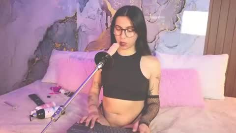 Snapshot of alice_cute77 chatting on June 21, 12:30 pm Mey online show from June 21, 12:30 pm