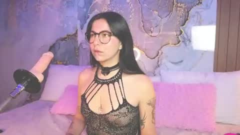 Snapshot of alice_cute77 chatting on June 24, 11:20 am Mey online show from June 24, 11:20 am