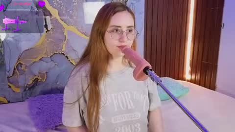 Snapshot of alice_cute77 chatting on July 16, 3:23 am Mey online show from July 16, 3:23 am