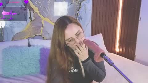 Snapshot of alice_cute77 chatting on July 17, 3:35 am Mey online show from July 17, 3:35 am