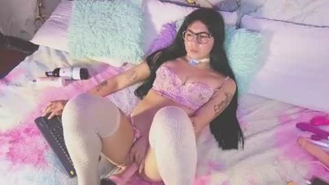 Snapshot of alice_cute77 chatting on July 18, 4:11 pm Mey online show from July 18, 4:11 pm