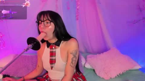 Snapshot of alice_cute77 chatting on July 30, 3:11 pm Mey online show from July 30, 3:11 pm