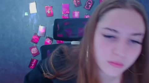 Snapshot of alice_dreamofu chatting on June 29, 5:46 am Alice online show from June 29, 5:46 am