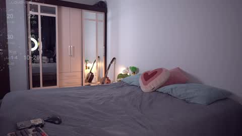 Snapshot of alice_edward chatting on May 26, 3:52 pm DONT YOU DARE NOT SEEING MY BIRTHDAY STREAM NOVEMBER 12 ILL BE 21 1400 GMT-5 CHECK MY LOVENSE WISHLIST online show from May 26, 3:52 pm
