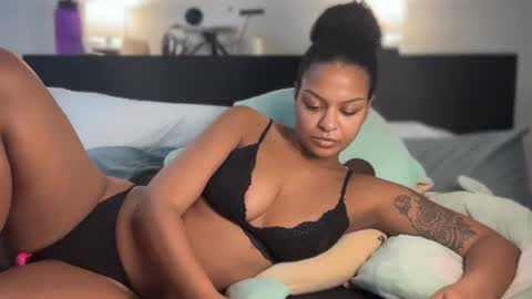 Snapshot of alice_erotica chatting on October 27, 8:57 pm alice erotica online show from October 27, 8:57 pm