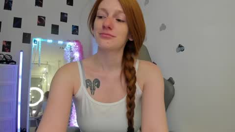 Snapshot of alice_ginger chatting on May 26, 1:18 pm Hello im Alice online show from May 26, 1:18 pm