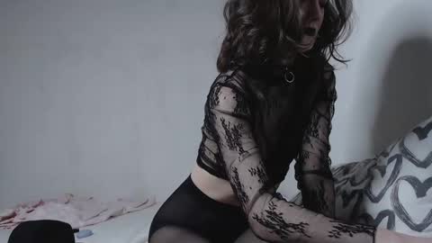 Snapshot of alice_glo chatting on March 6, 12:10 am Alice online show from March 6, 12:10 am