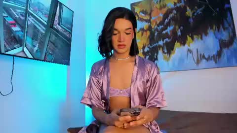 Snapshot of alice_graay__ chatting on August 5, 9:17 pm Alice online show from August 5, 9:17 pm