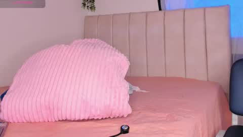 Snapshot of alice_guzman1 chatting on November 16, 4:23 pm ALICE Alice guzman online show from November 16, 4:23 pm