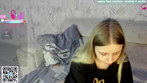 Snapshot of alice_halle chatting on March 29, 2:39 pm alice_halle online show from March 29, 2:39 pm