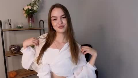 Snapshot of alice_hughes chatting on July 25, 11:41 am Ani online show from July 25, 11:41 am