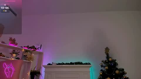 Alice online show from December 16, 12:49 pm