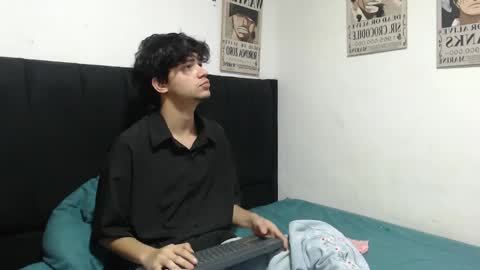 Snapshot of alice_julls chatting on April 4, 1:30 pm alice online show from April 4, 1:30 pm