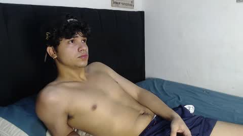 Snapshot of alice_julls chatting on April 11, 6:34 pm alice online show from April 11, 6:34 pm