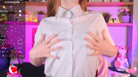 Snapshot of alice_langley chatting on December 4, 3:10 pm Alice 3 online show from December 4, 3:10 pm