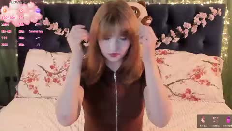 Snapshot of alice_langley chatting on July 17, 11:28 am Alice 3 online show from July 17, 11:28 am