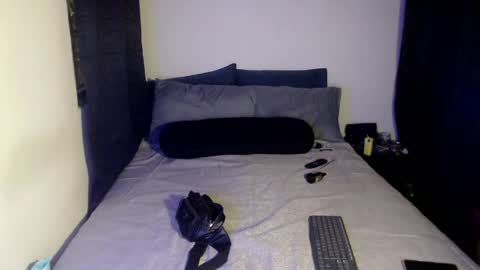 alice_m00nn online show from May 19, 7:47 am