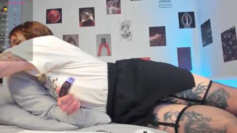 Snapshot of alice_moonshard chatting on November 30, 1:04 pm Alice online show from November 30, 1:04 pm