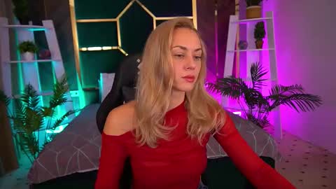 Snapshot of alice_morell chatting on November 4, 9:19 am alice_morell online show from November 4, 9:19 am