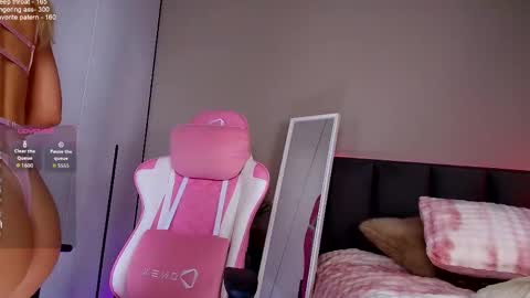 Snapshot of alice_n_wooderland chatting on June 2, 5:20 am Alice My schedule this weekMonday Wednesday Friday Saturday Subject to change online show from June 2, 5:20 am
