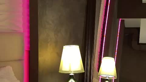 Snapshot of alice_night_ chatting on August 6, 4:42 pm alice_night_ online show from August 6, 4:42 pm