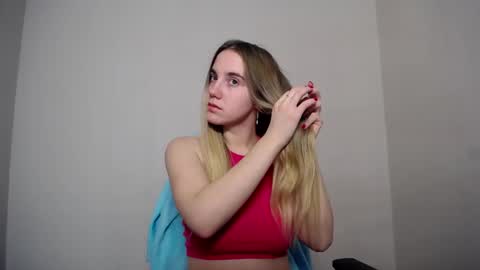 Snapshot of alice_rays_ chatting on November 23, 5:07 am Alice online show from November 23, 5:07 am