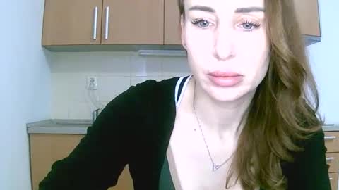 Snapshot of alice_sewx chatting on March 26, 9:15 am Alice Sewx online show from March 26, 9:15 am