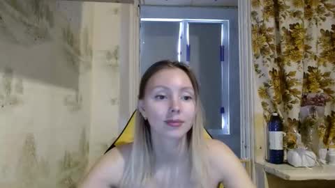 Snapshot of alice_smiles chatting on March 21, 11:15 am Alice smiles online show from March 21, 11:15 am