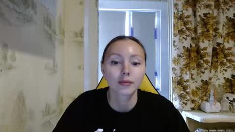 Snapshot of alice_smiles chatting on April 20, 11:57 am Alice smiles online show from April 20, 11:57 am
