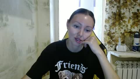 Snapshot of alice_smiles chatting on July 31, 12:26 pm Alice smiles online show from July 31, 12:26 pm