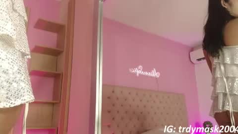 Snapshot of alice_sofia chatting on May 22, 12:44 pm Sofia online show from May 22, 12:44 pm