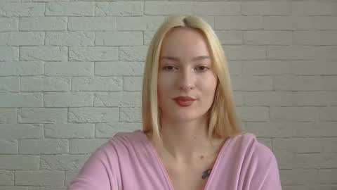 Snapshot of alice_sweet_01 chatting on January 9, 12:19 pm Alice online show from January 9, 12:19 pm