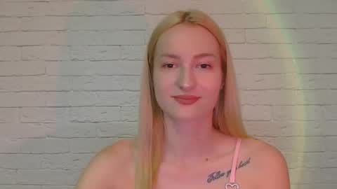 Snapshot of alice_sweet_01 chatting on June 8, 8:09 pm Alice online show from June 8, 8:09 pm