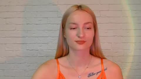 Snapshot of alice_sweet_01 chatting on June 13, 9:24 pm Alice online show from June 13, 9:24 pm