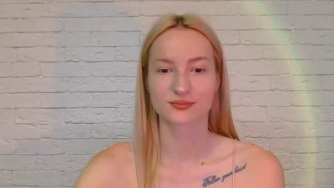 Snapshot of alice_sweet_01 chatting on June 16, 6:21 pm Alice online show from June 16, 6:21 pm