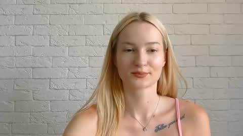 Snapshot of alice_sweet_01 chatting on June 30, 1:01 pm Alice online show from June 30, 1:01 pm