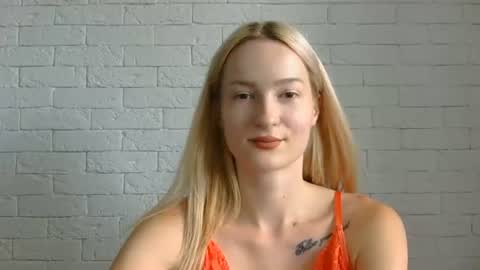 Snapshot of alice_sweet_01 chatting on July 4, 9:04 am Alice online show from July 4, 9:04 am